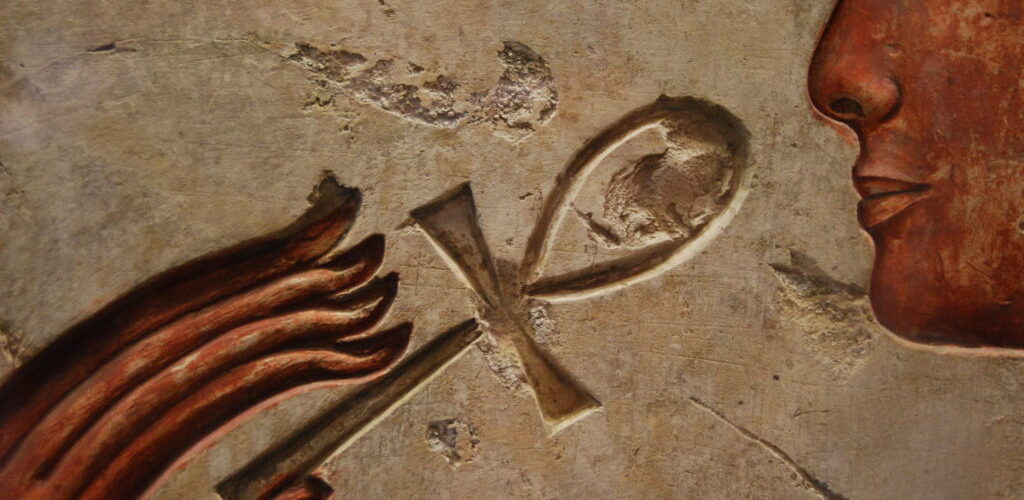 Ripristinata l'antica Tradizione della Consacrazione dell'ANKH Rituale al posto della Spada Fiammeggiante. 1 Ripristinata l'antica Tradizione della Consacrazione dell'ANKH Rituale al posto della Spada Fiammeggiante.