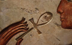 Ripristinata l'antica Tradizione della Consacrazione dell'ANKH Rituale al posto della Spada Fiammeggiante.